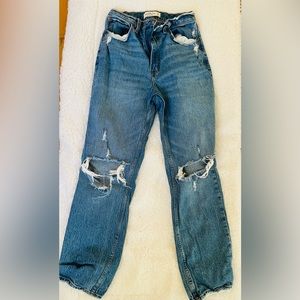 Abercrombie & Fitch Curve Love Jeans. Size 6. Distressed.